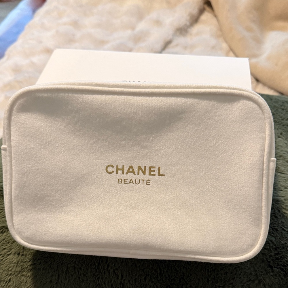 CHANEL White and Gold Cosmetic Pouch